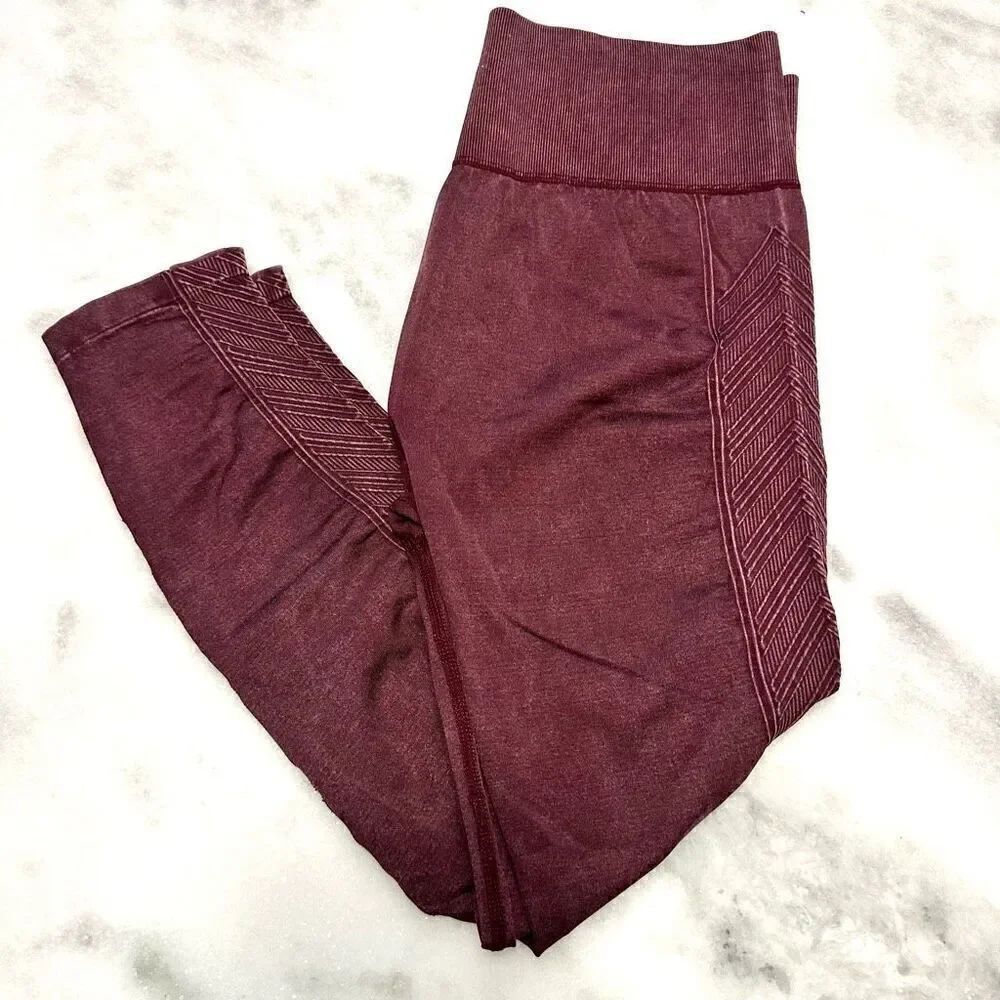 Soul By SoulCycle Ribbed Elastic Waist Seamless Moto Active Legging Maroon Large